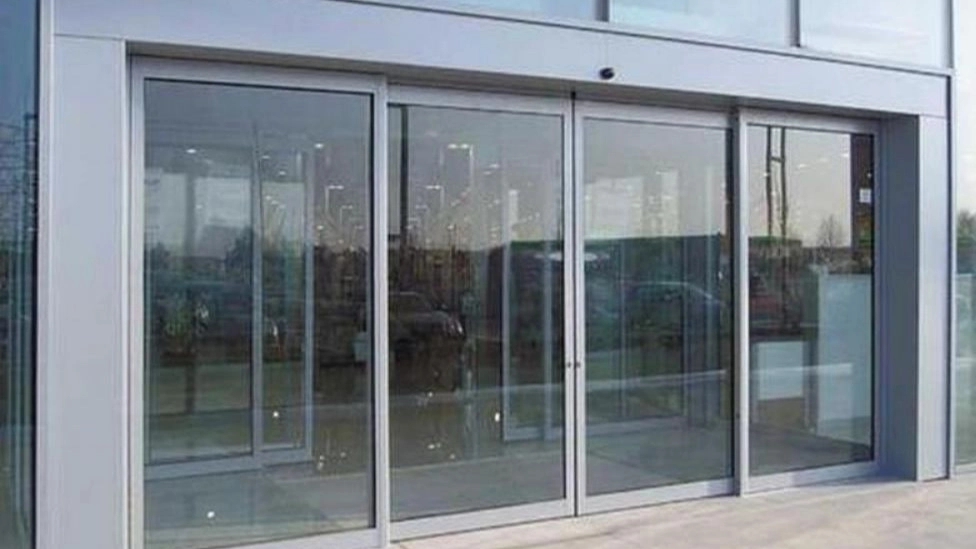 Automatic glass doors